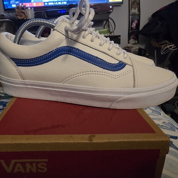 VANS OLD SKOOL, LEATHER TOP SNEAKERS. - Picture 4 of 10